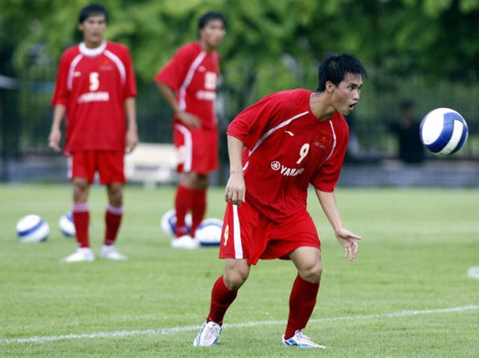 Công Vinh tập chuẩn bị cho Asian Cup 2007. Đó là một giải đấu thành công ngoài mong đợi với bóng đá Việt Nam và đưa Công Vinh trở thành chân sút hàng đầu của ĐTQG Việt Nam.